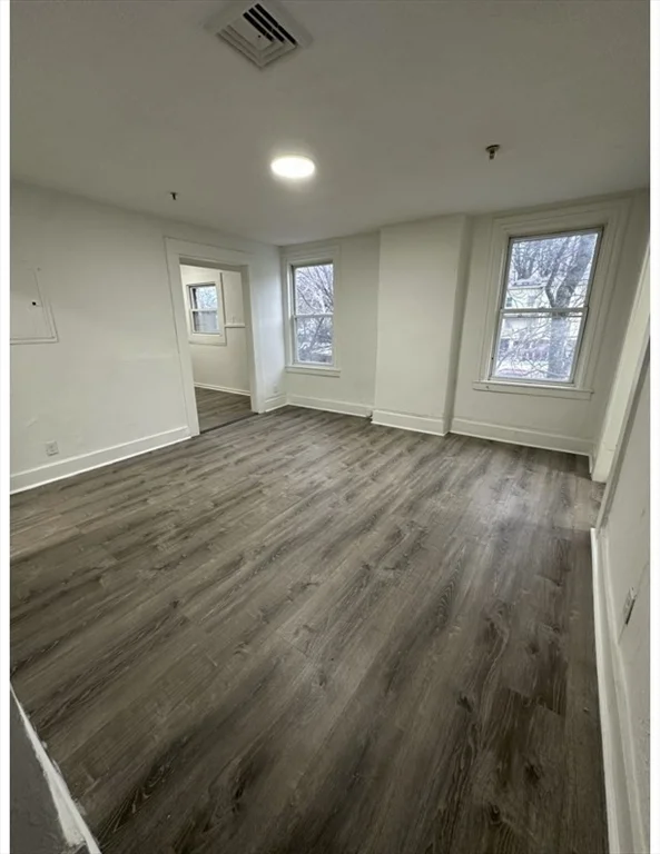 2 bed, 1 bath apartment for rent at 126 Lincoln St Unit 2R, Worcester — photo 2 of 10