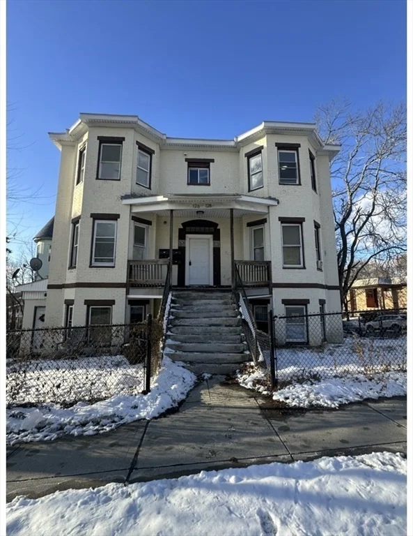 2 bed, 1 bath apartment for rent at 126 Lincoln St Unit 2R, Worcester — photo 1 of 10