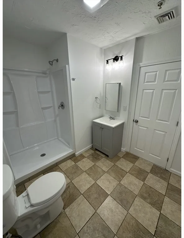 2 bed, 1 bath apartment for rent at 126 Lincoln St Unit 2R, Worcester — photo 10 of 10