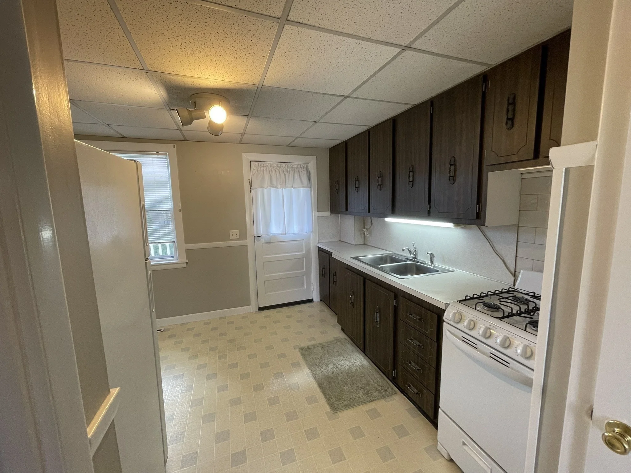1 bed, 1 bath apartment for rent at 126 Lowell St Unit F, Peabody — photo 11 of 18