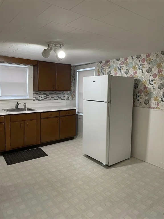 1 bed, 1 bath apartment for rent at 126 Lowell St Unit R, Peabody — photo 9 of 16
