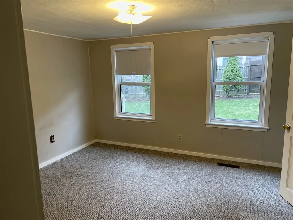1 bed, 1 bath apartment for rent at 126 Lowell St Unit R, Peabody — photo 3 of 16