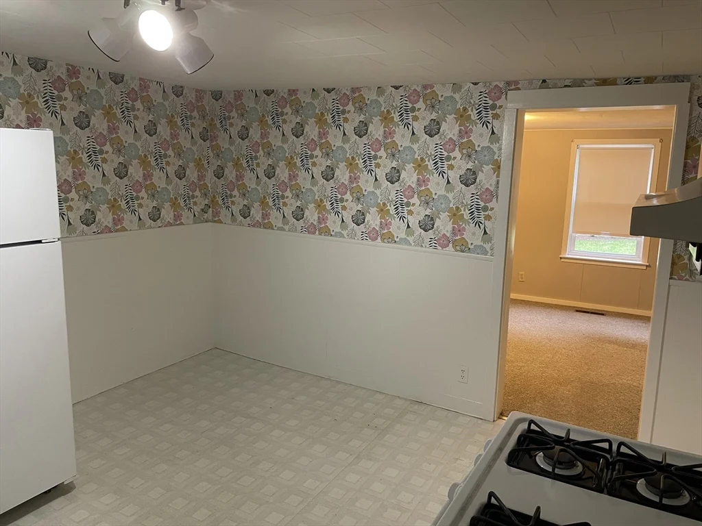 1 bed, 1 bath apartment for rent at 126 Lowell St Unit R, Peabody — photo 10 of 16