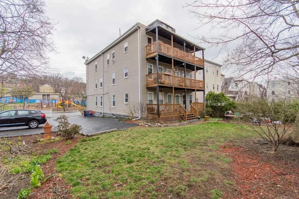 2 bed, 1 bath apartment for rent at 126 Minden St Unit 3, Jamaica Plain — photo 10 of 12
