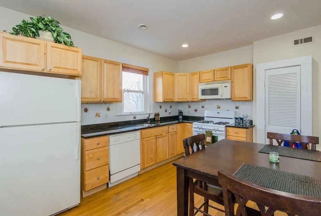 2 bed, 1 bath apartment for rent at 126 Minden St Unit 3, Jamaica Plain — photo 2 of 12