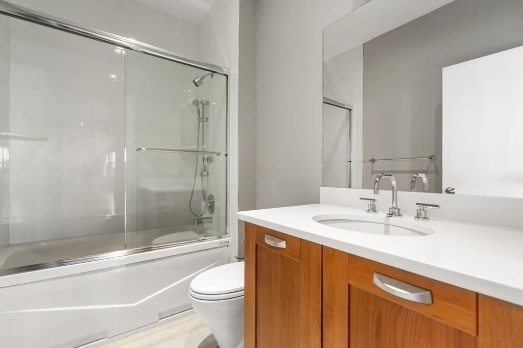 2 bed, 2 bath apartment for rent at 126 N Washington Unit 3, North End — photo 8 of 10