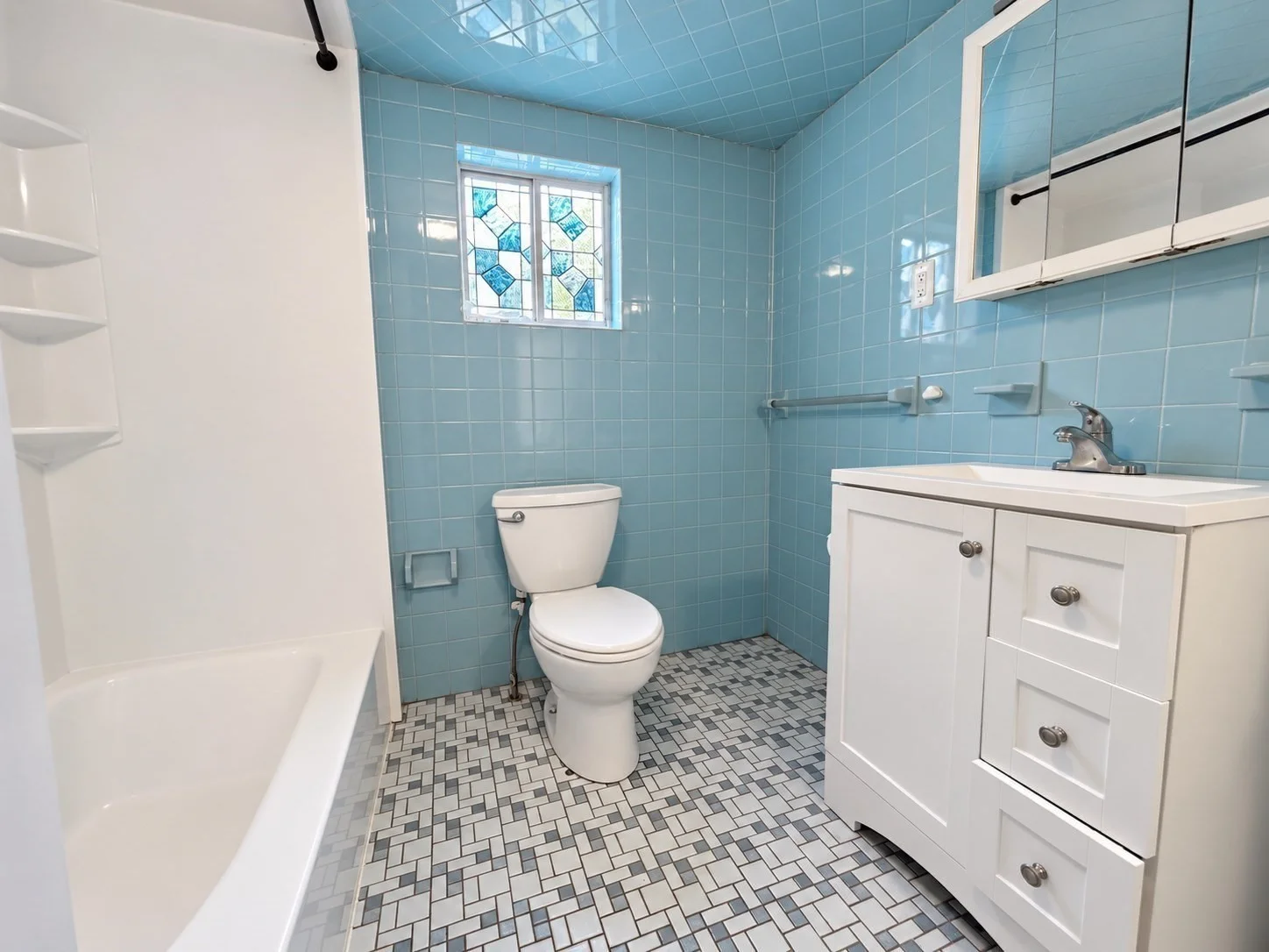 4 bed, 2 bath apartment for rent at 126 Pine Hill Cir, Waltham — photo 4 of 28