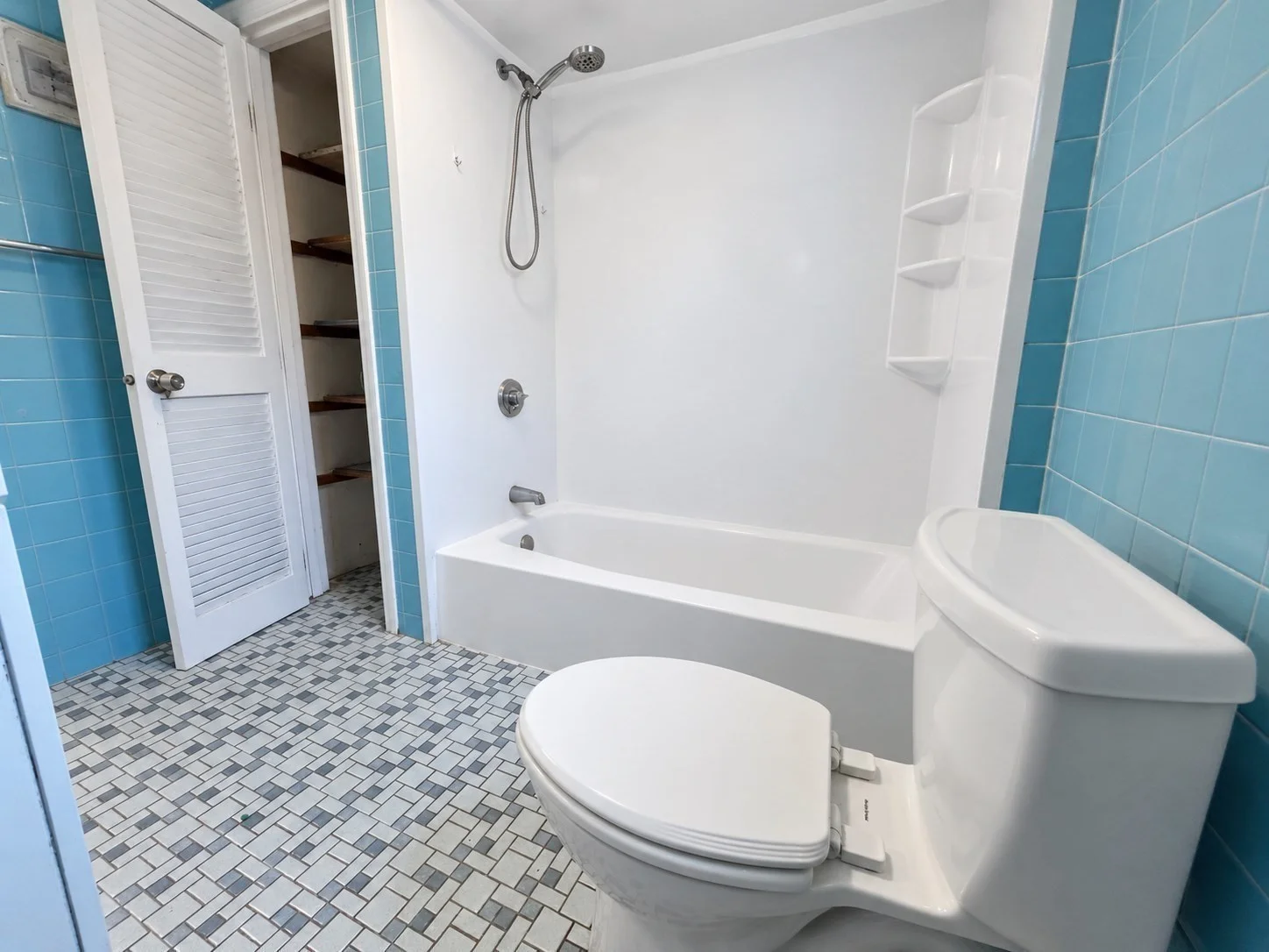 4 bed, 2 bath apartment for rent at 126 Pine Hill Cir, Waltham — photo 3 of 28