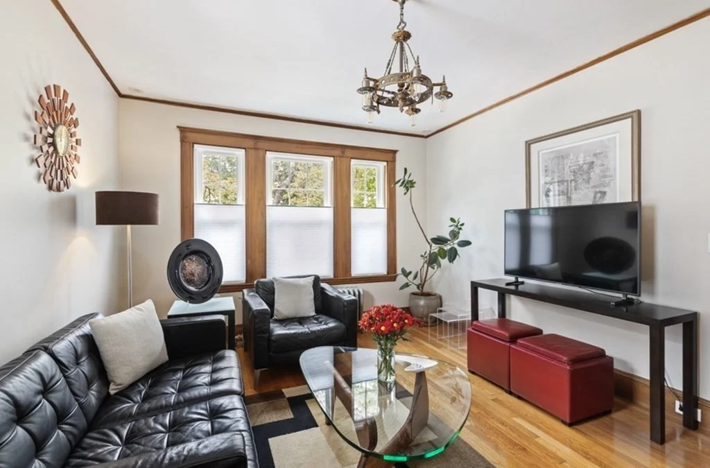 4 bed, 2 bath apartment for rent at 126 Redlands Rd Unit 2, West Roxbury — photo 8 of 24