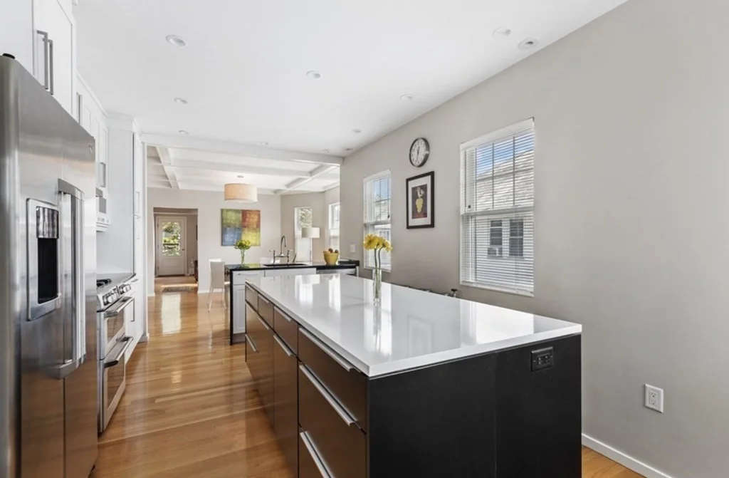 4 bed, 2 bath apartment for rent at 126 Redlands Rd Unit 2, West Roxbury — photo 4 of 24