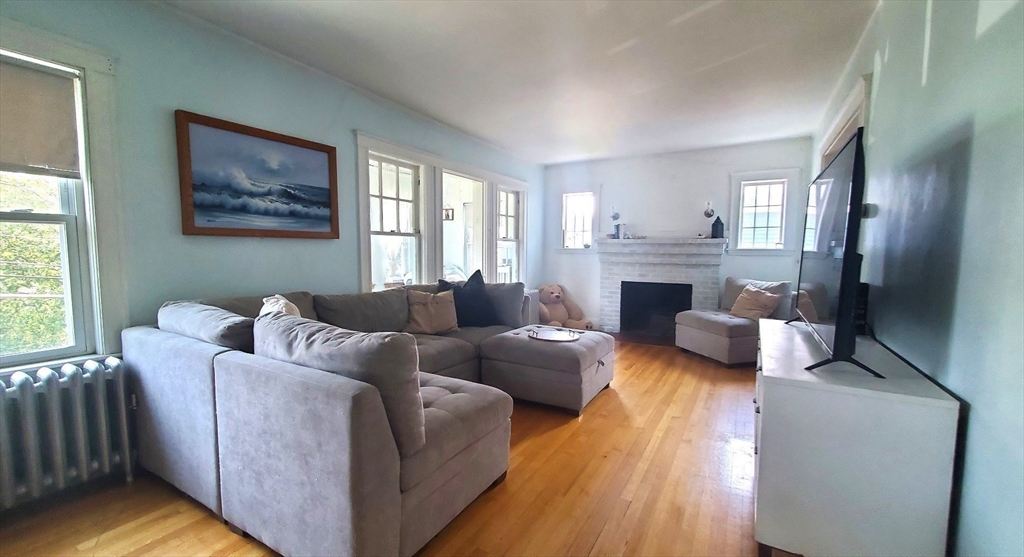 2 bed, 1 bath apartment for rent at 126 Russell St Unit 2, North Quincy — photo 2 of 11