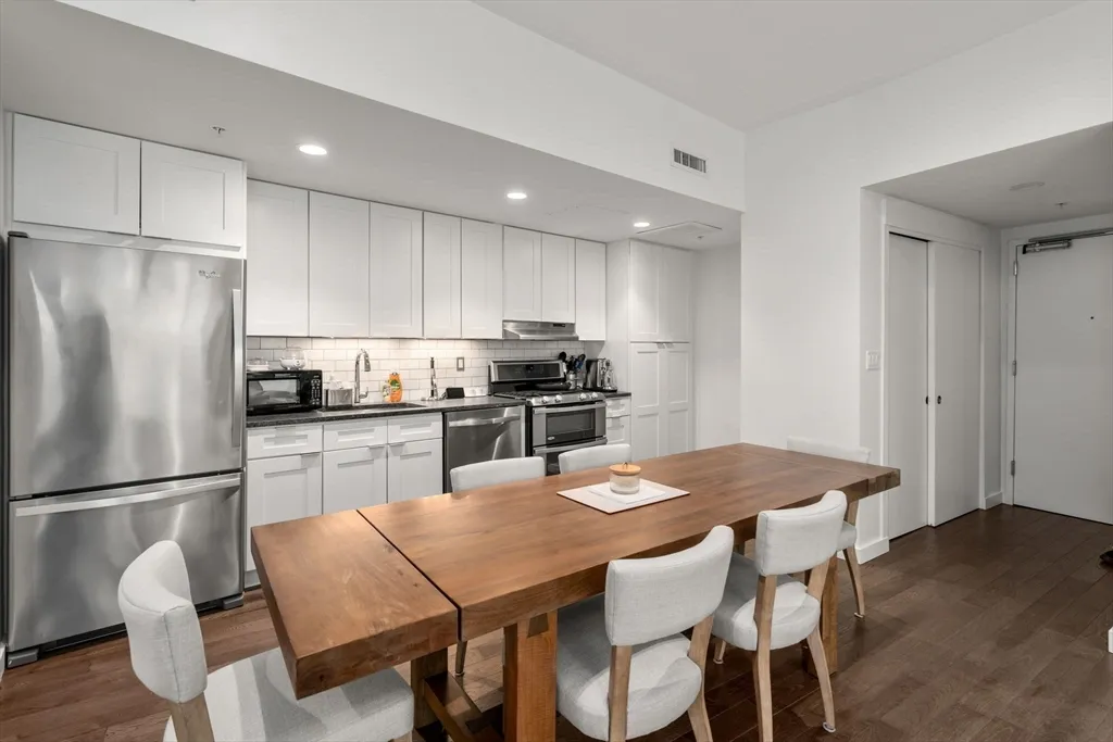 2 bed, 1 bath apartment for rent at 126 Salem Unit 3, North End — photo 5 of 18