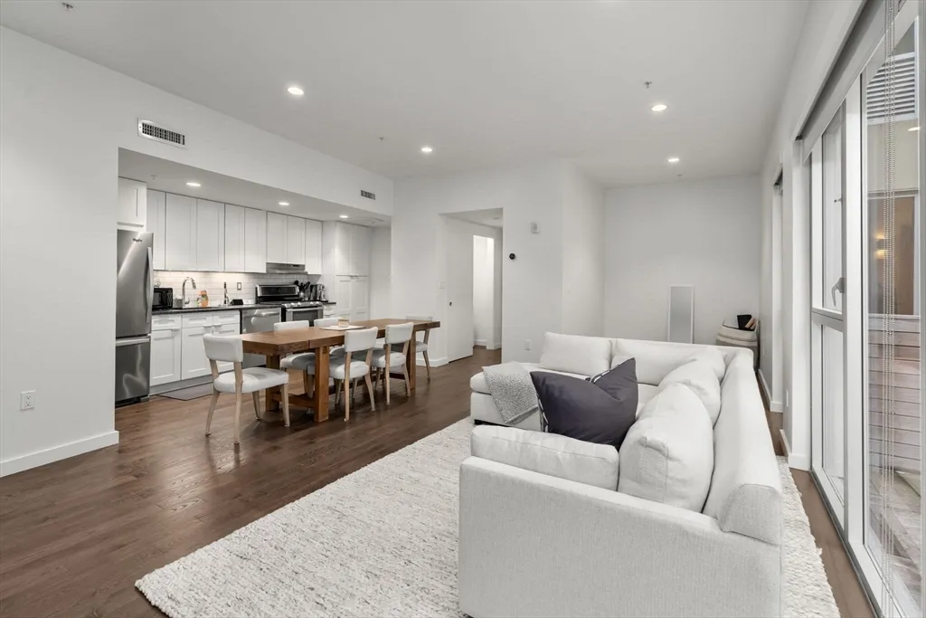 2 bed, 1 bath apartment for rent at 126 Salem Unit 3, North End — photo 11 of 18