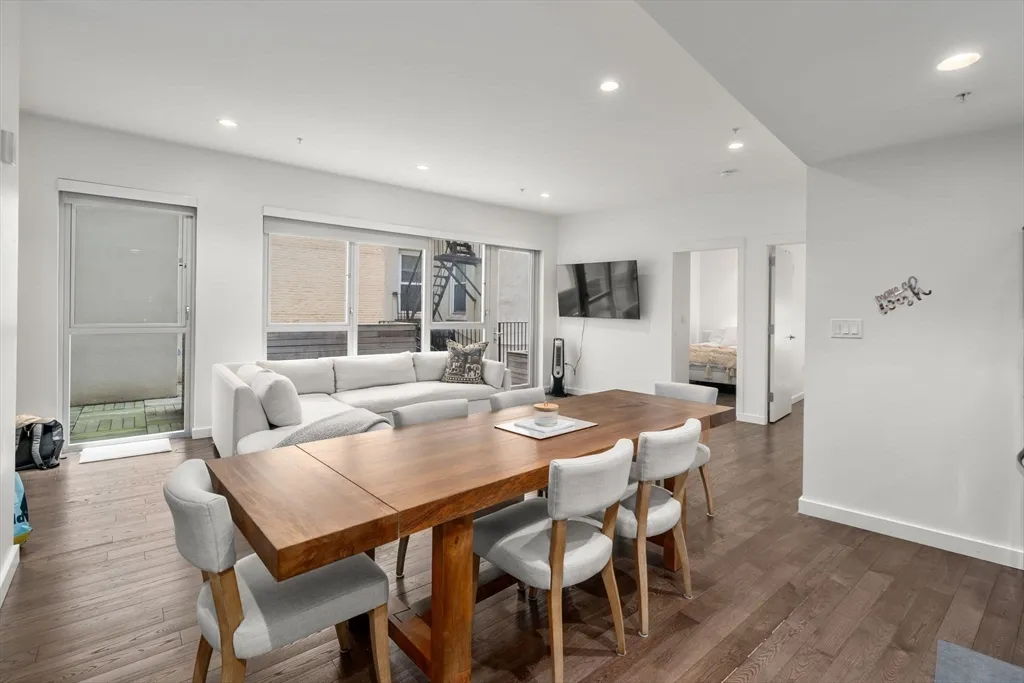 2 bed, 1 bath apartment for rent at 126 Salem Unit 3, North End — photo 4 of 18