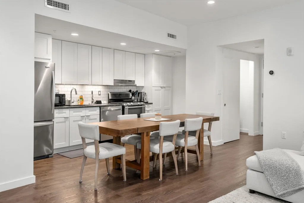 2 bed, 1 bath apartment for rent at 126 Salem Unit 3, North End — photo 12 of 18