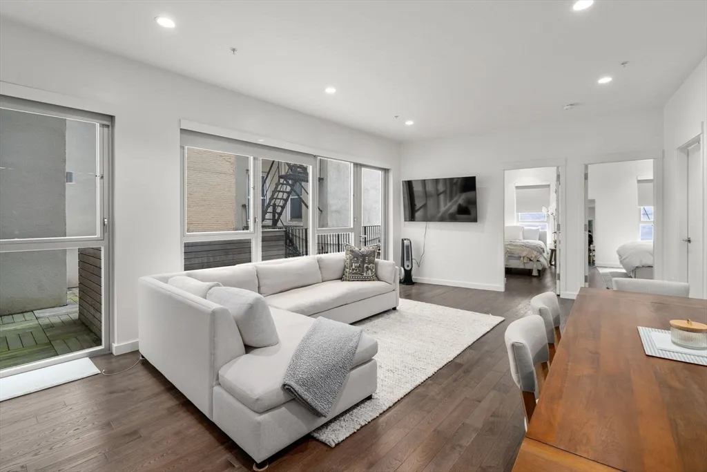 2 bed, 1 bath apartment for rent at 126 Salem Unit 3, North End — photo 2 of 18