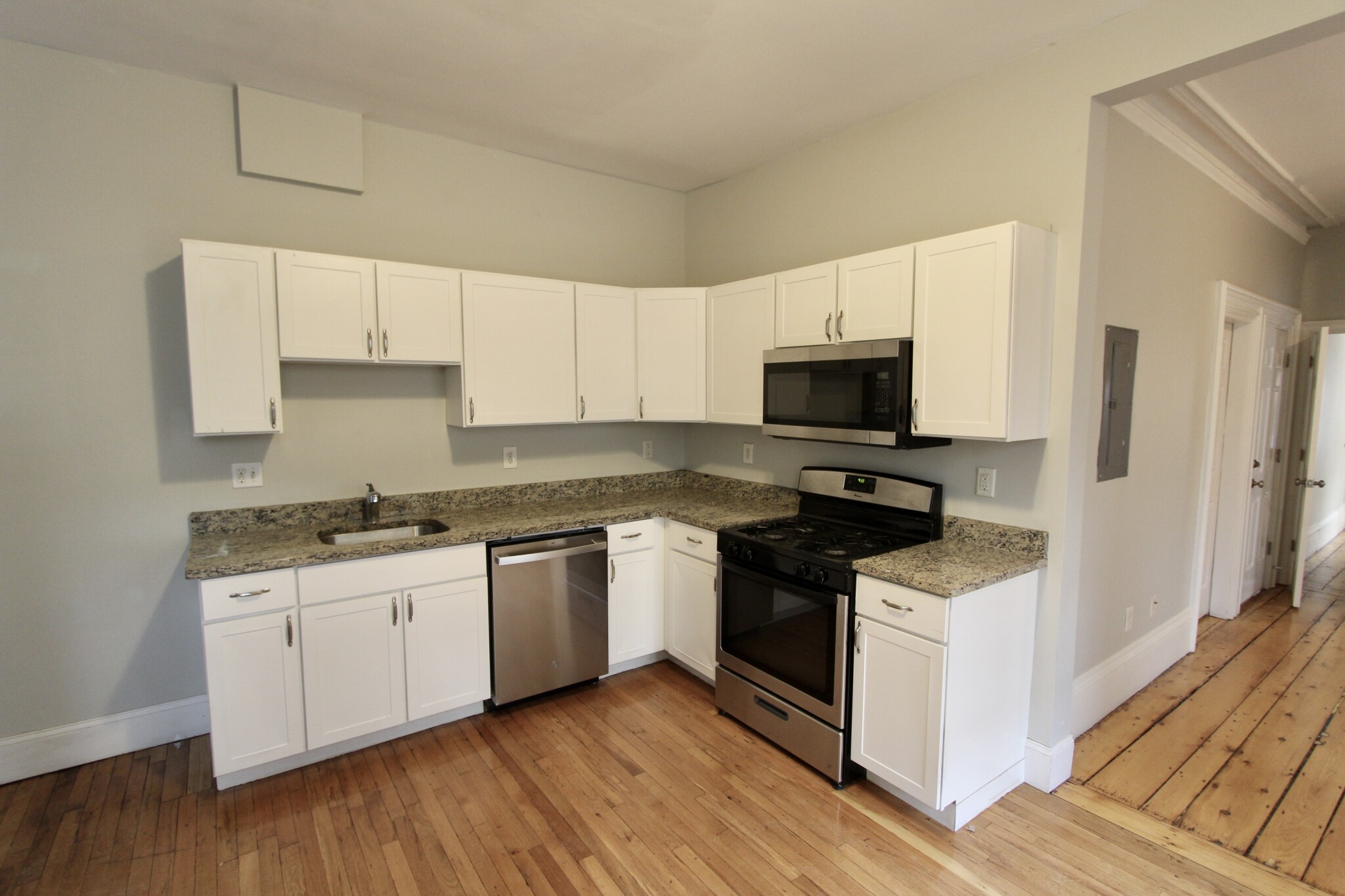 3 bed, 1 bath apartment for rent at 126 Saratoga St Unit 1F, East Boston — photo 2 of 8