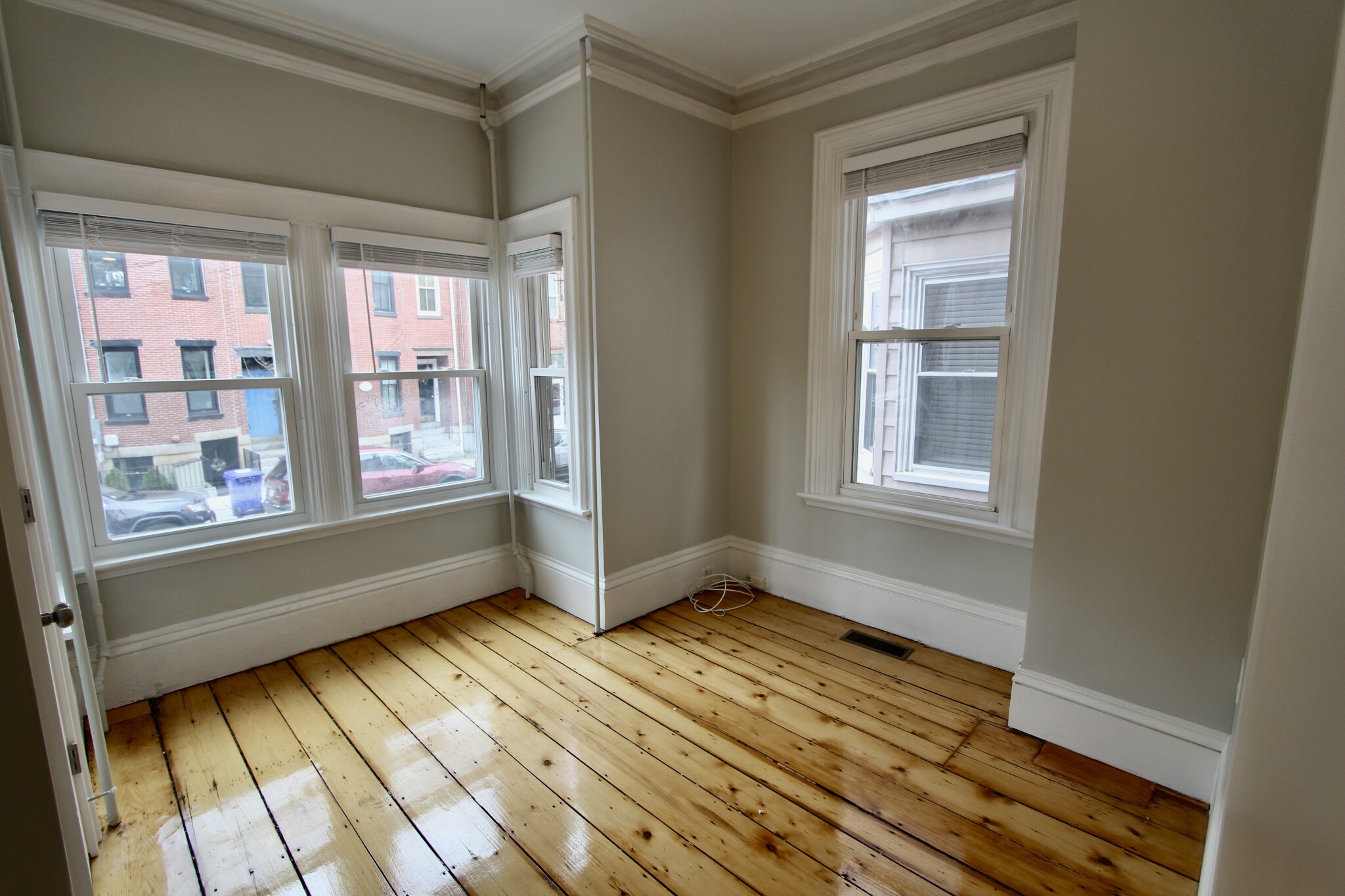 3 bed, 1 bath apartment for rent at 126 Saratoga St Unit 1F, East Boston — photo 3 of 8