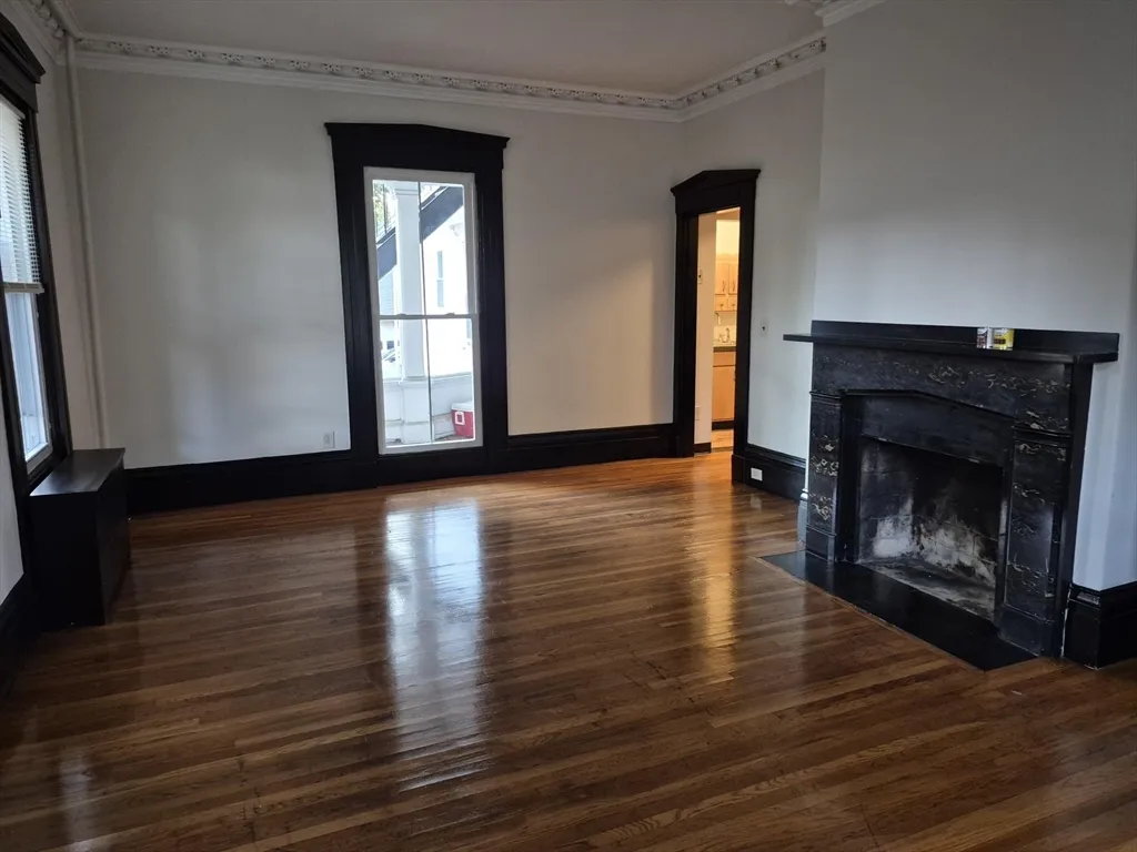 2 bed, 1 bath apartment for rent at 126 W Wyoming Unit 1, Melrose — photo 5 of 9