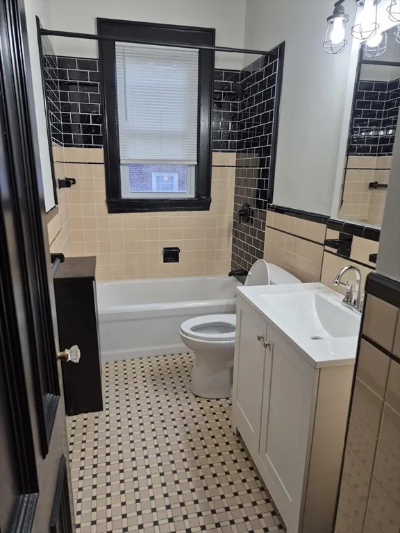 2 bed, 1 bath apartment for rent at 126 W Wyoming Unit 1, Melrose — photo 8 of 9