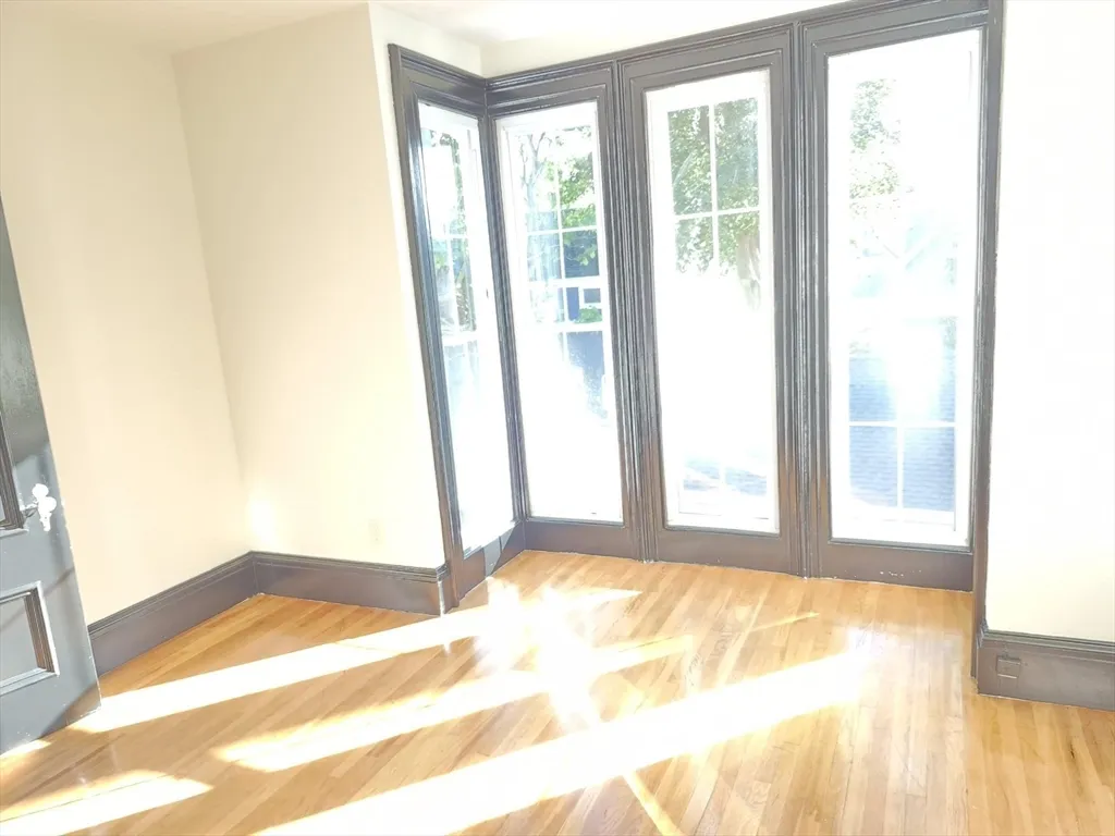 2 bed, 1 bath apartment for rent at 126 W Wyoming Unit 4, Melrose — photo 7 of 12