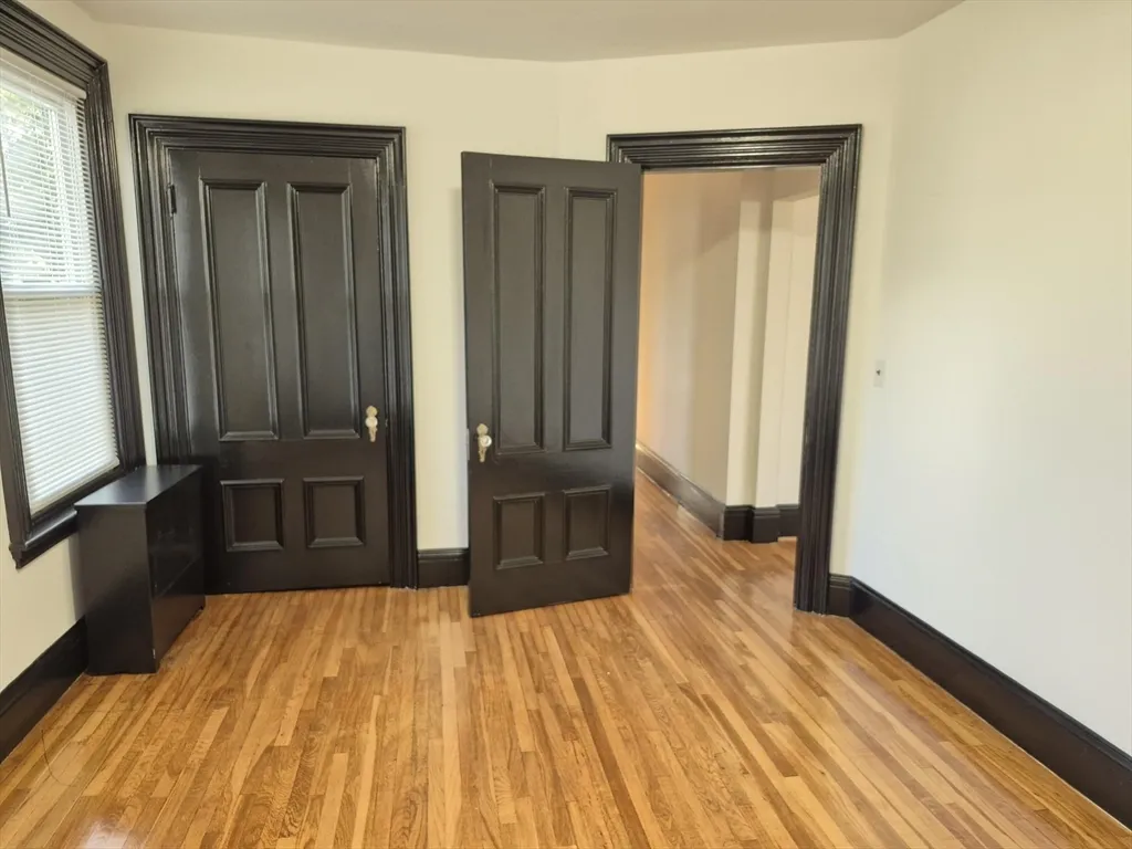 2 bed, 1 bath apartment for rent at 126 W Wyoming Unit 4, Melrose — photo 6 of 12