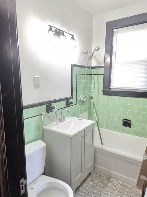 2 bed, 1 bath apartment for rent at 126 W Wyoming Unit 4, Melrose — photo 10 of 12
