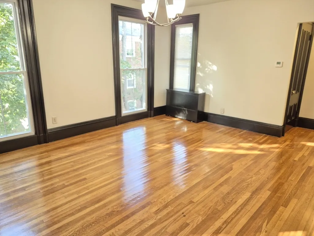2 bed, 1 bath apartment for rent at 126 W Wyoming Unit 4, Melrose — photo 4 of 12
