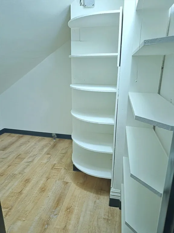 1 bed, 1 bath apartment for rent at 126 W Wyoming Unit 5, Melrose — photo 5 of 13