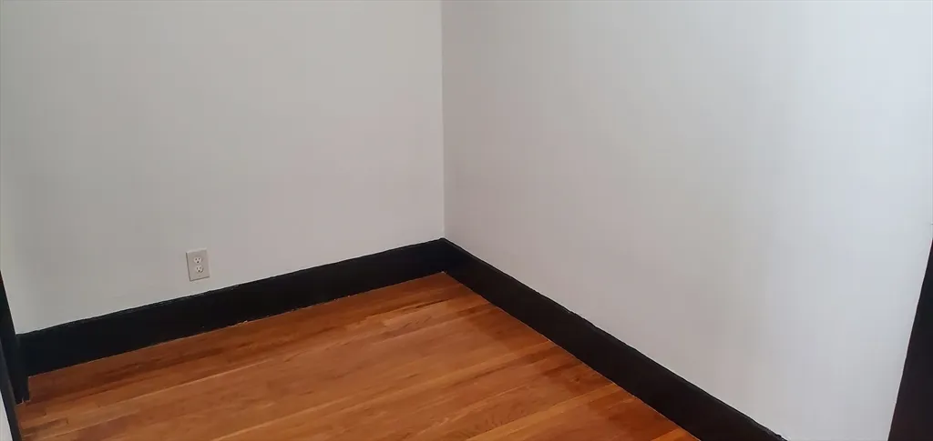 1 bed, 1 bath apartment for rent at 126 W Wyoming Unit 5, Melrose — photo 8 of 13