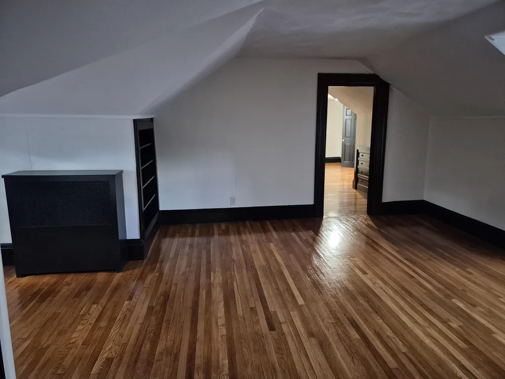 1 bed, 1 bath apartment for rent at 126 W Wyoming Unit 5, Melrose — photo 4 of 13
