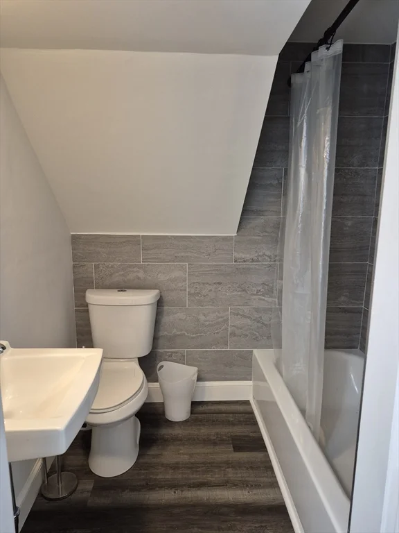 Studio bed, 1 bath apartment for rent at 126 W Wyoming Unit B, Melrose — photo 10 of 11