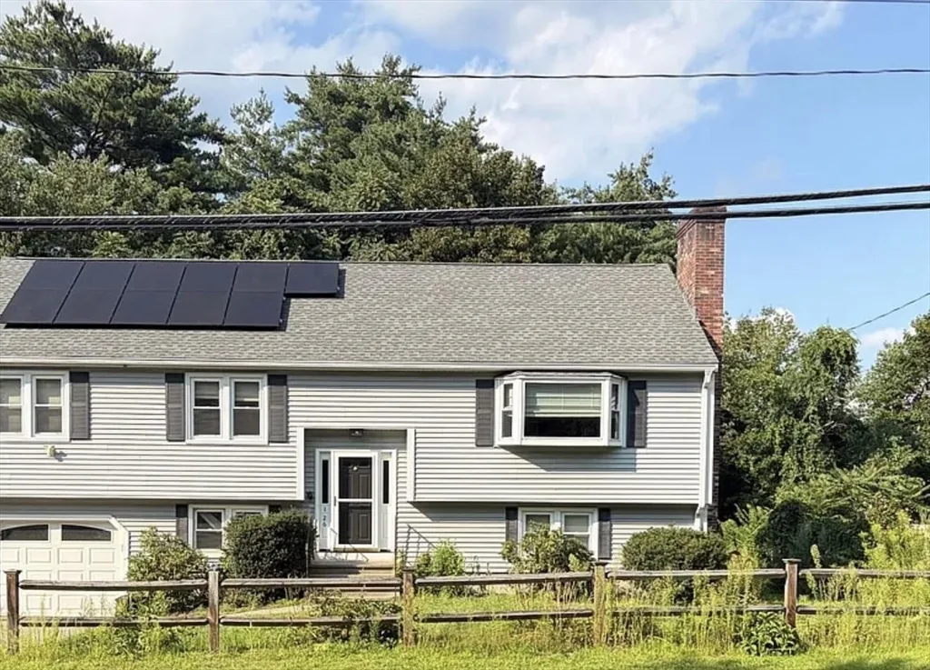 4 bed, 3 bath apartment for rent at 126 Waltham St, Maynard