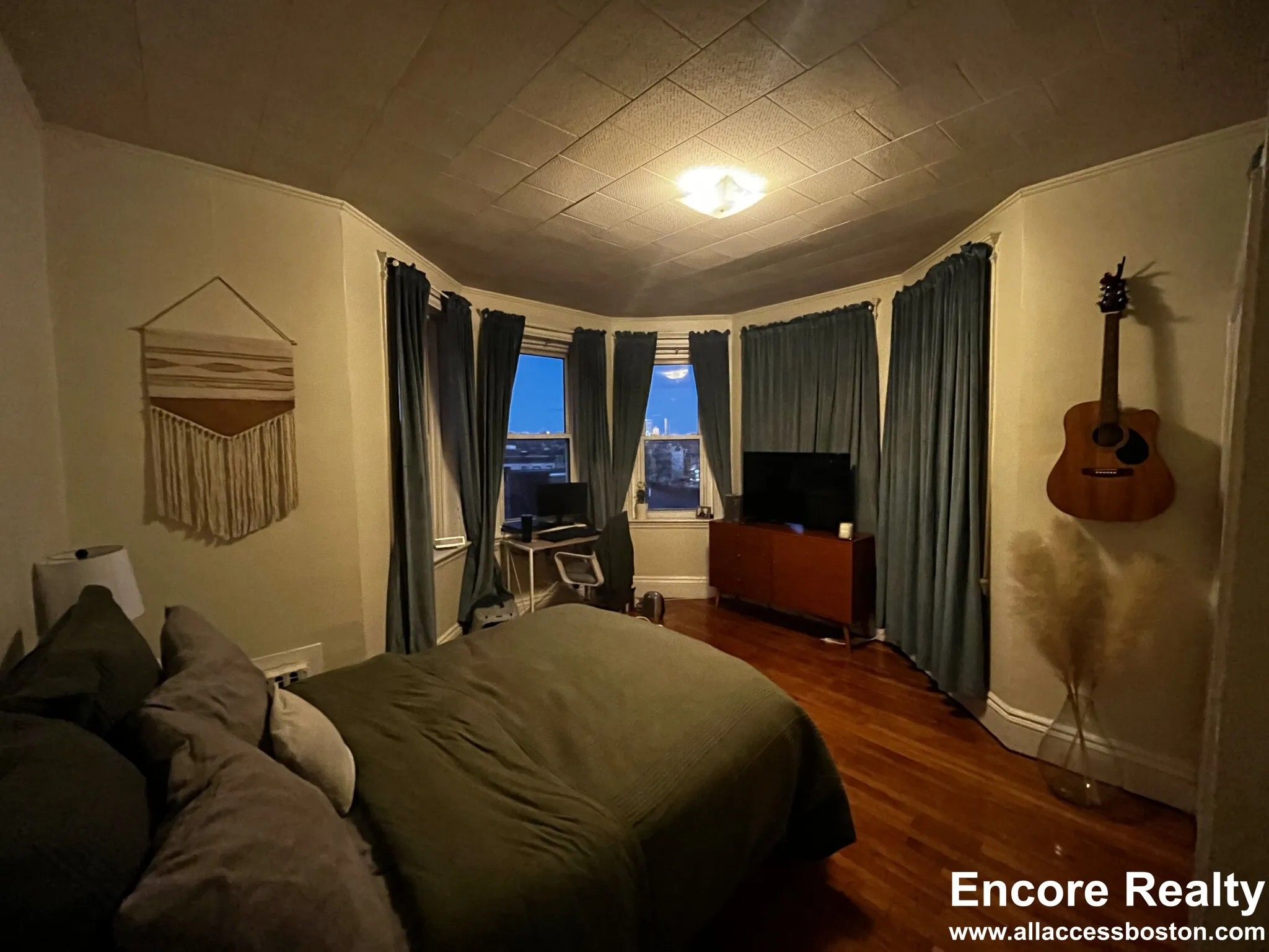 1 bed, 1 bath apartment for rent at 126 Warren St Unit 43, Brighton