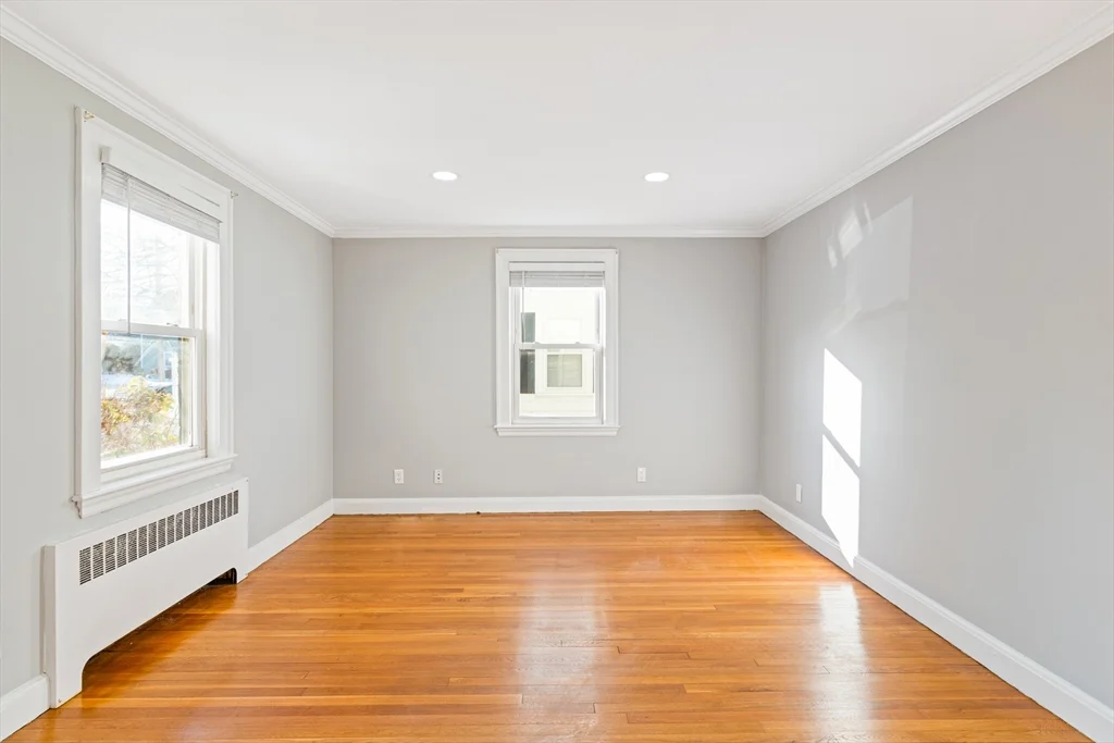 2 bed, 1 bath apartment for rent at 126 Washington Ave Unit 1, Waltham — photo 3 of 22