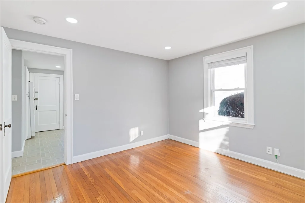 2 bed, 1 bath apartment for rent at 126 Washington Ave Unit 1, Waltham — photo 20 of 22