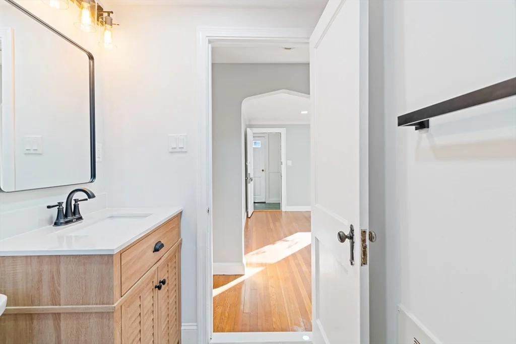 2 bed, 1 bath apartment for rent at 126 Washington Ave Unit 1, Waltham — photo 19 of 22