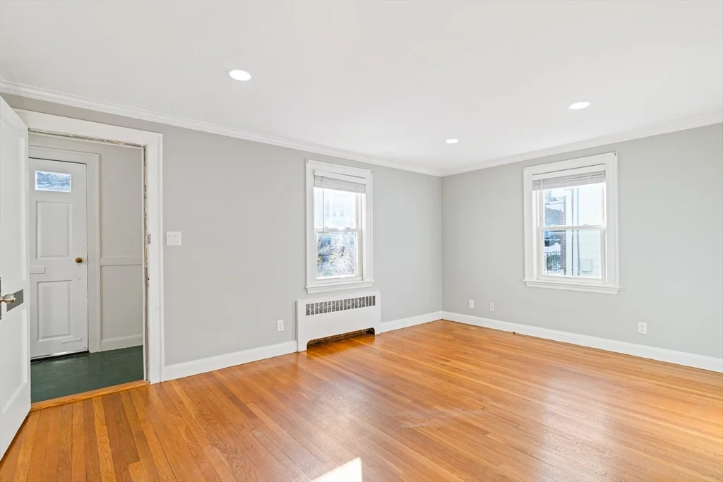2 bed, 1 bath apartment for rent at 126 Washington Ave Unit 1, Waltham — photo 5 of 22