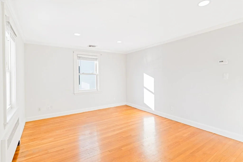 2 bed, 1 bath apartment for rent at 126 Washington Ave Unit 2, Waltham — photo 3 of 22