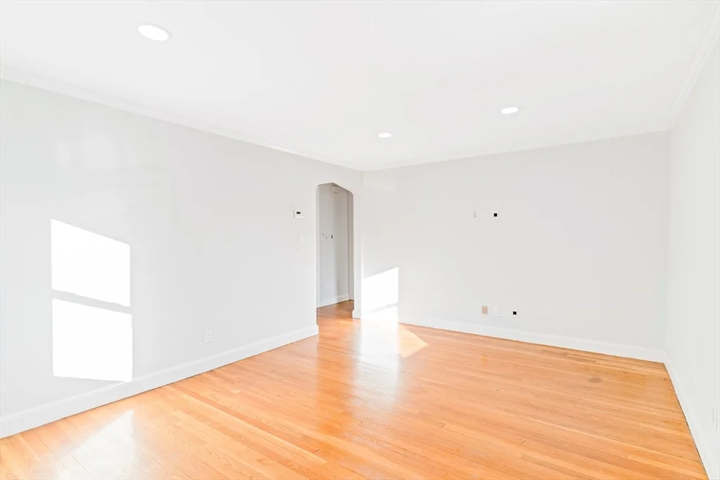 2 bed, 1 bath apartment for rent at 126 Washington Ave Unit 2, Waltham — photo 4 of 22