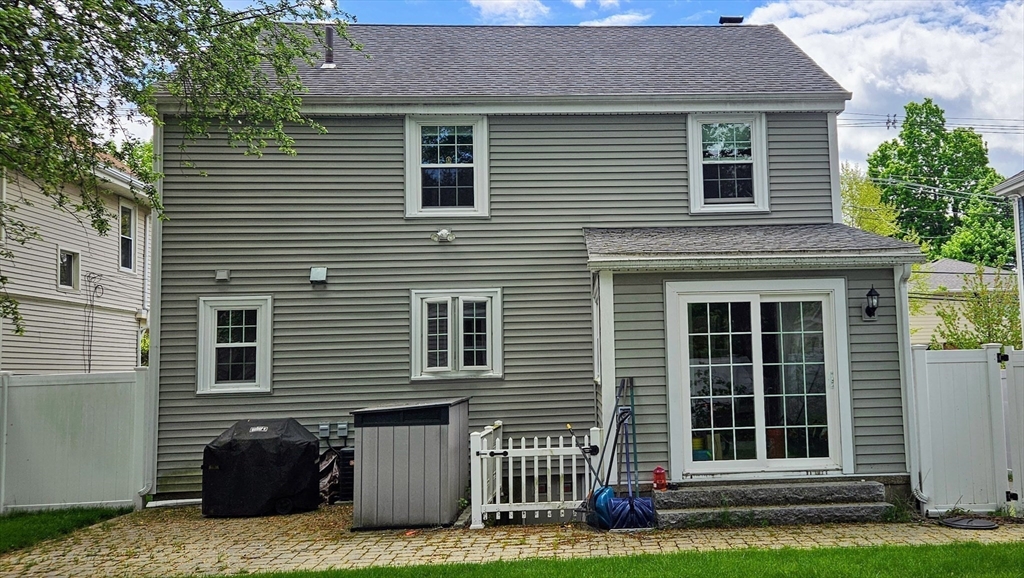 3 bed, 2 bath apartment for rent at 126 Waverley St, Belmont — photo 13 of 15