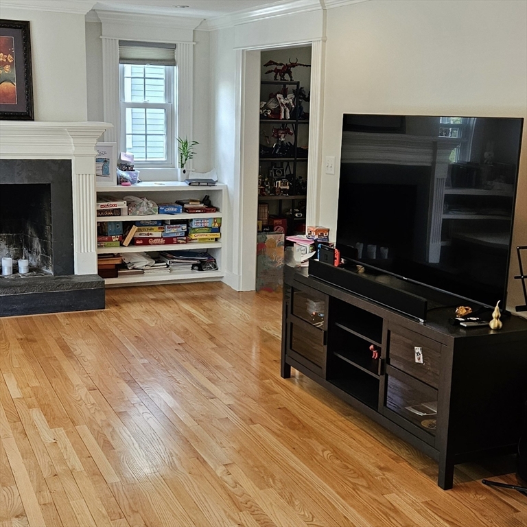 3 bed, 2 bath apartment for rent at 126 Waverley St, Belmont — photo 4 of 15