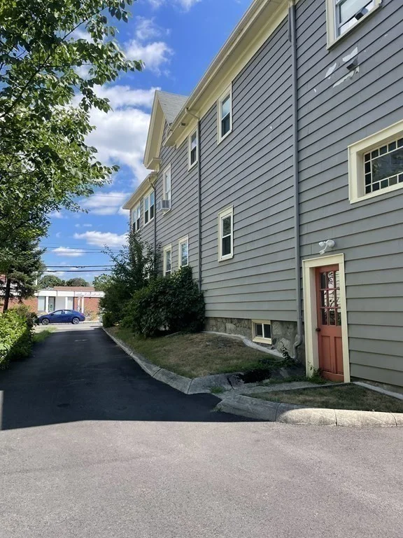 1 bed, 1 bath apartment for rent at 126 West Foster St Unit 1, Wyoming — photo 16 of 18