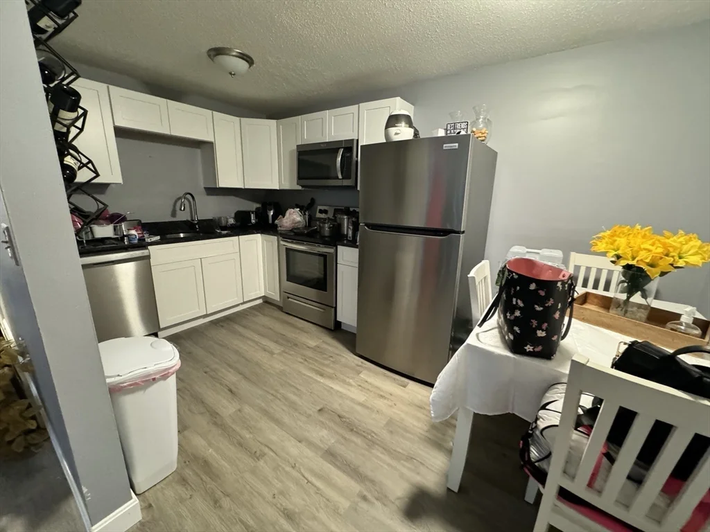 2 bed, 1 bath apartment for rent at 1261 Church St Unit 27, Far North — photo 10 of 15
