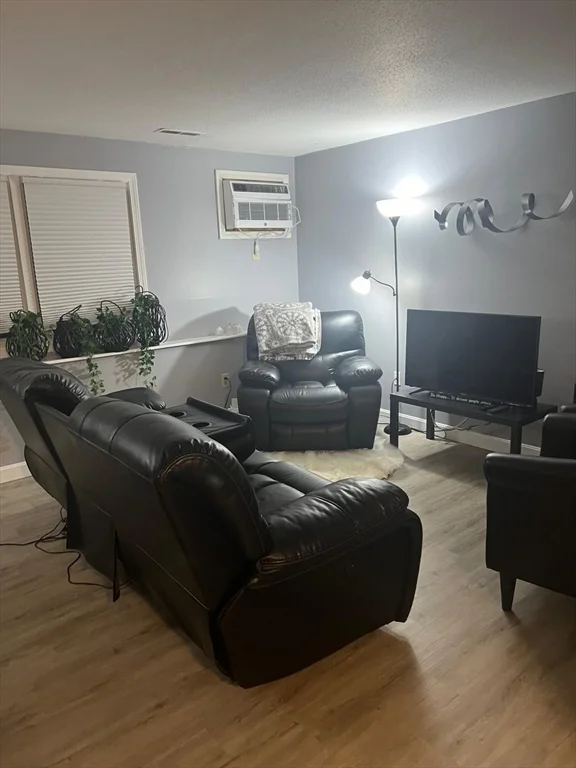 2 bed, 1 bath apartment for rent at 1261 Church St Unit 27, Far North — photo 8 of 15