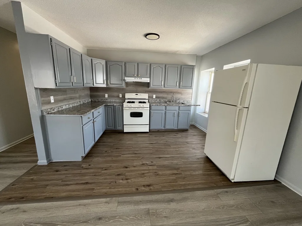 3 bed, 1 bath apartment for rent at 1263-1265 Pleasant St Unit 8, Fall River