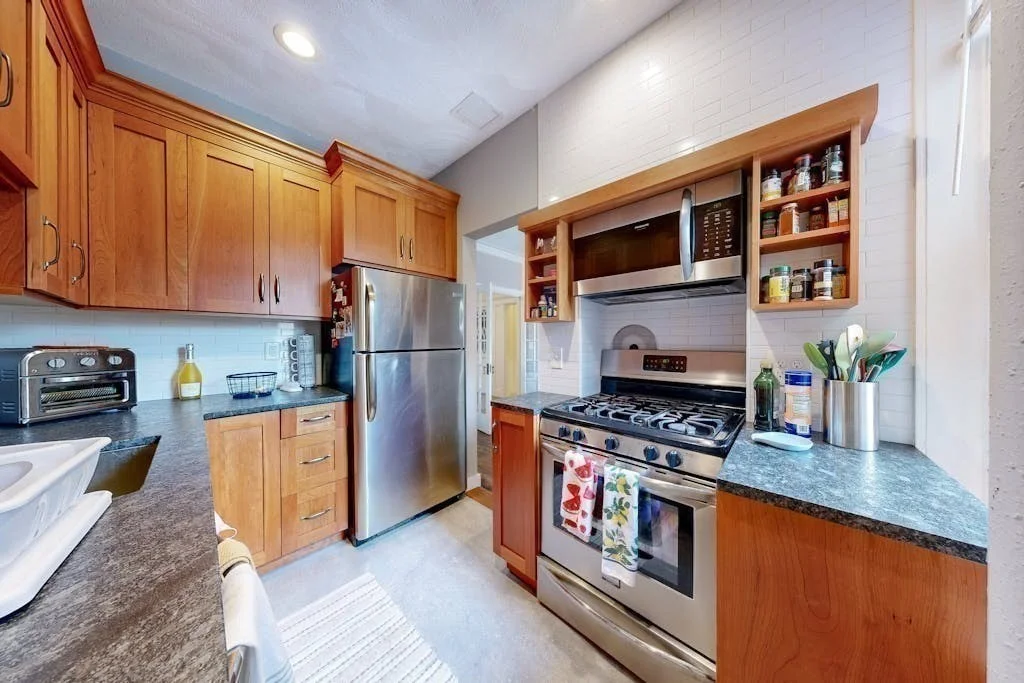 2 bed, 1 bath apartment for rent at 1263 Commonwealth Ave Unit 3, Brighton — photo 5 of 13