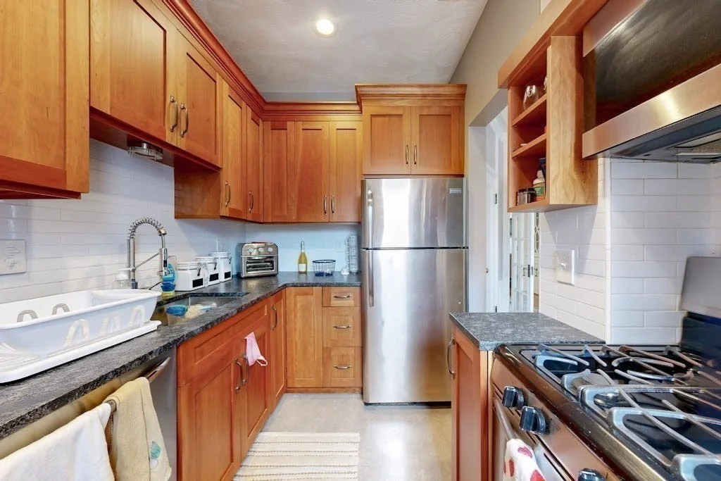 2 bed, 1 bath apartment for rent at 1263 Commonwealth Ave Unit 3, Brighton — photo 4 of 13
