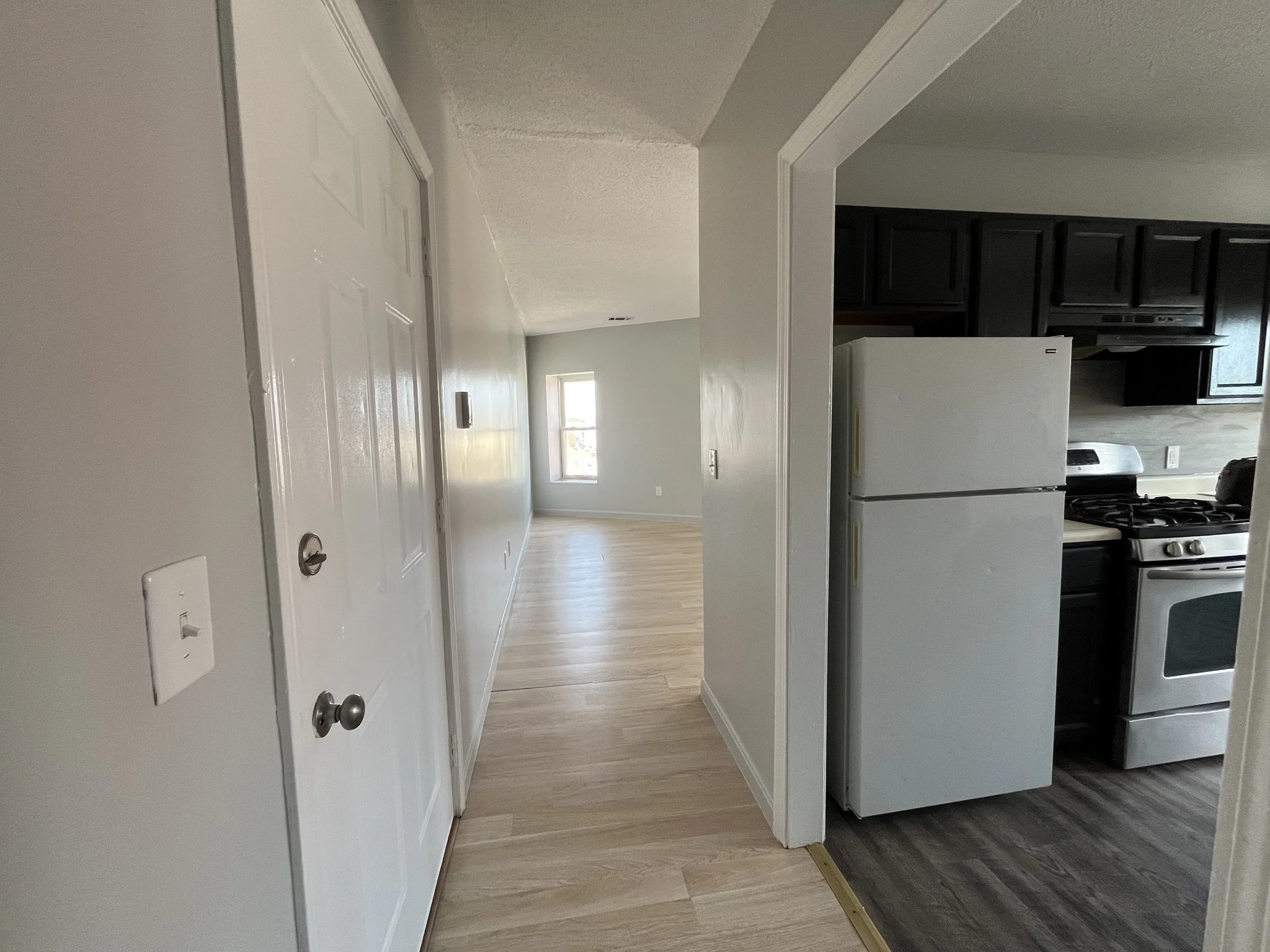 2 bed, 1 bath apartment for rent at 1263 Pleasant St Unit 7, Fall River — photo 3 of 10