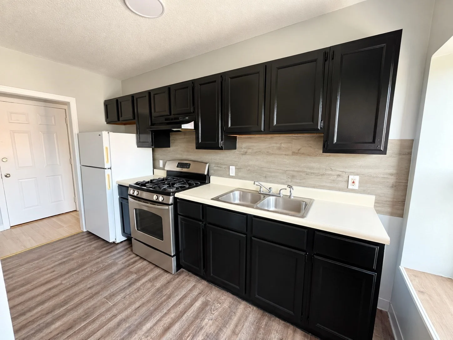 2 bed, 1 bath apartment for rent at 1263 Pleasant St Unit 7, Fall River